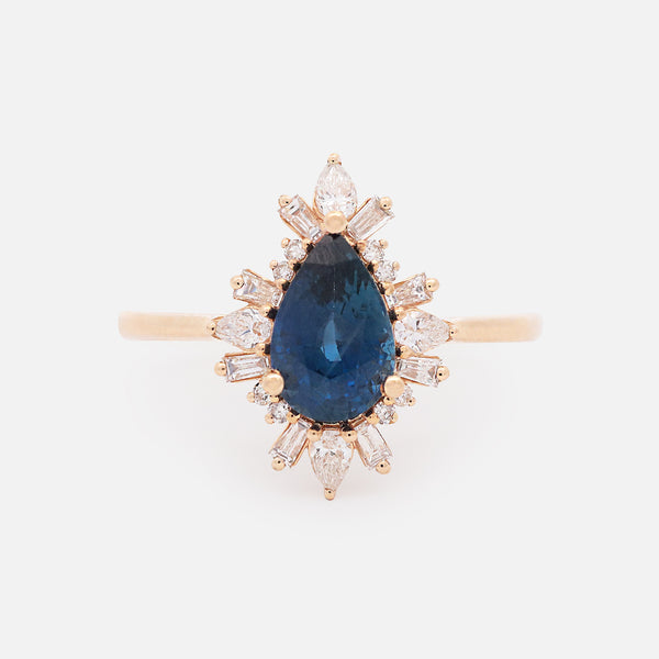 Anillo Charlotte Oro Amarillo 14K con Zafiro Gota y Diamantes.