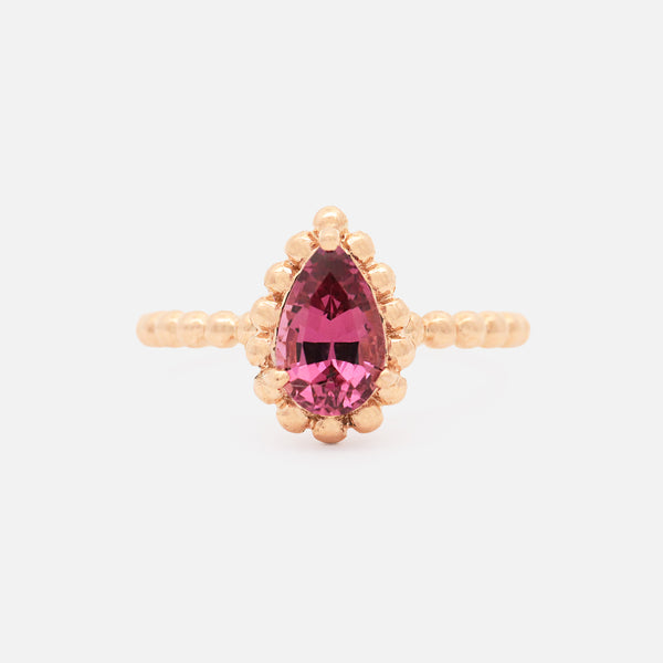 Anillo Elysa Oro Amarillo 14K con Granate Rodolita.