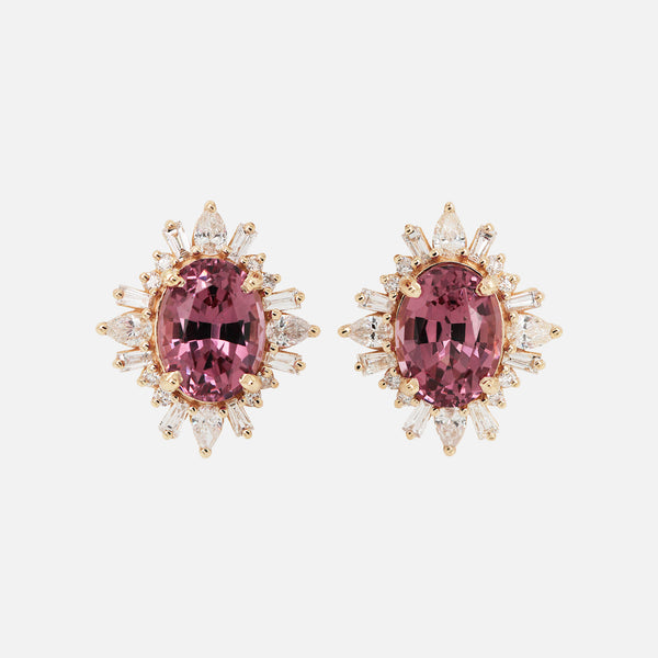Aretes Charlotte Oro Amarillo 14K con Granates Malaya Oval y Diamantes.