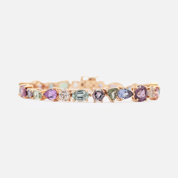 Brazalete Taffy Oro Amarillo 14K con Turmalinas, Zafiros y Amatistas.