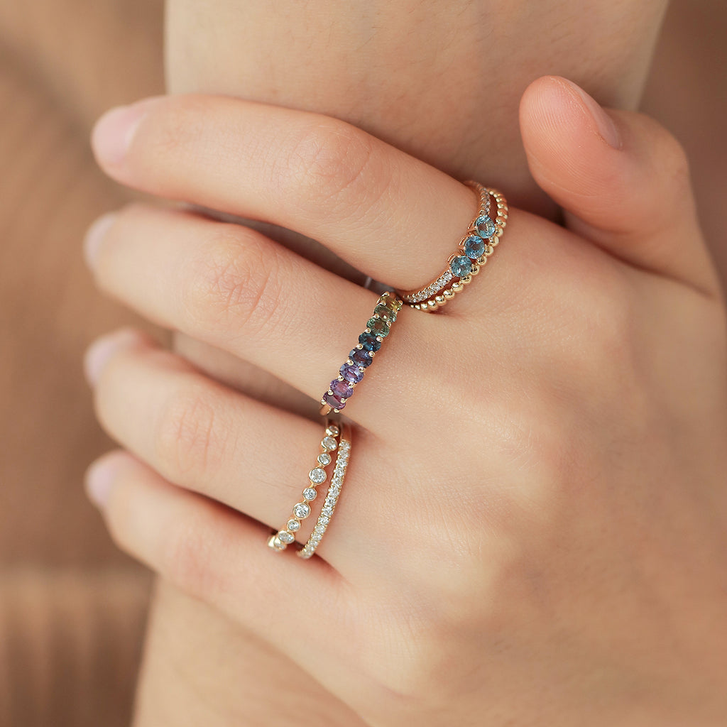 Anillo Gradient Oro Amarillo 14K con Zafiros Oval.