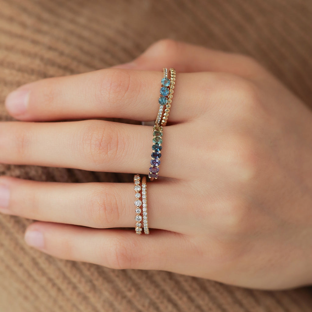 Anillo Gradient Oro Amarillo 14K con Zafiros Oval.