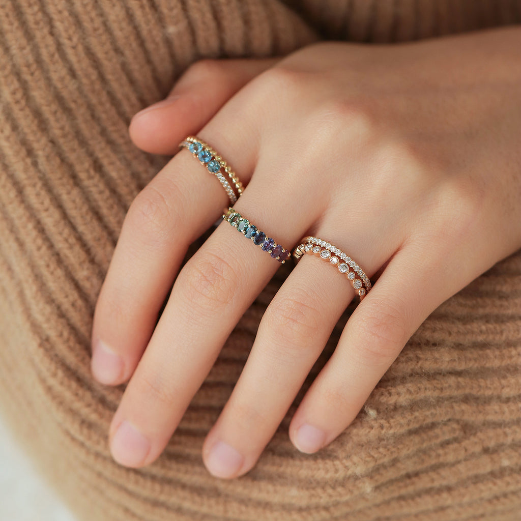 Anillo Gradient Oro Amarillo 14K con Zafiros Oval.