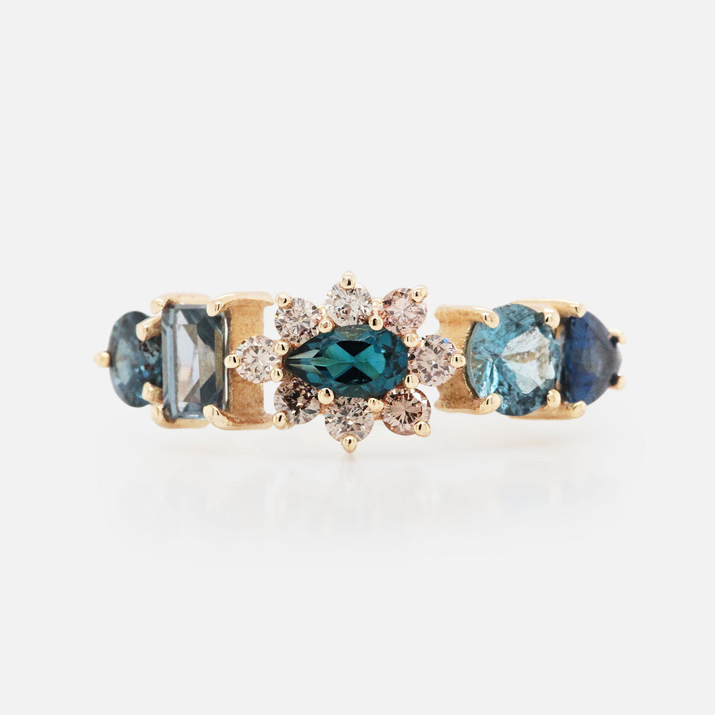  Anillo Botanical Poppy Azure Oro Amarillo 14K con Zafiro, Diamantes, Topacio London Blue y Aquamarinas.