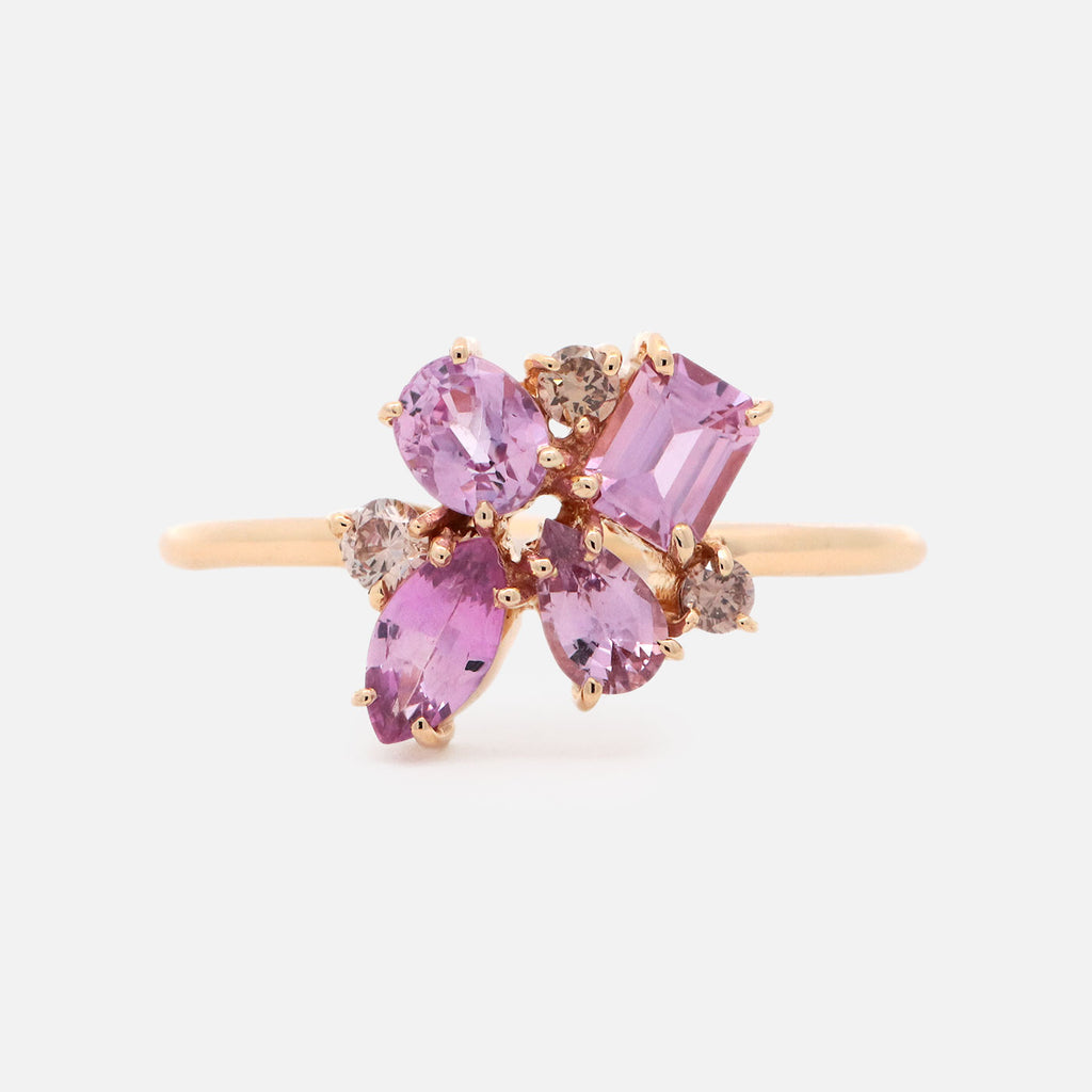 Anillo Meteoro Peony Oro Amarillo 14K con Zafiro y Diamantes.