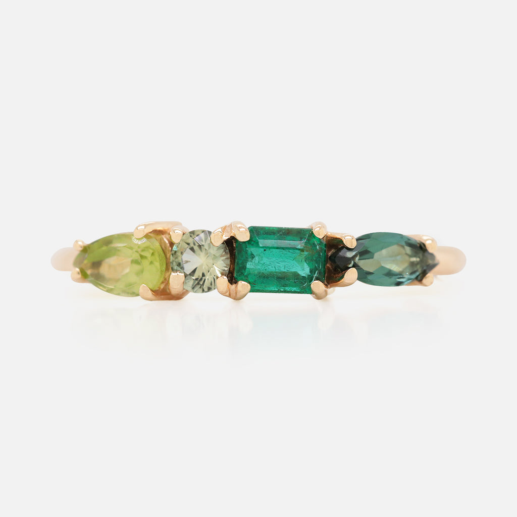 Anillo Myla Matcha Oro Amarillo 14K con Peridoto, Zafiro, Esmeralda y Turmalina.