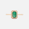 Anillo Royal Oro 14K con Esmeralda y Diamantes.
