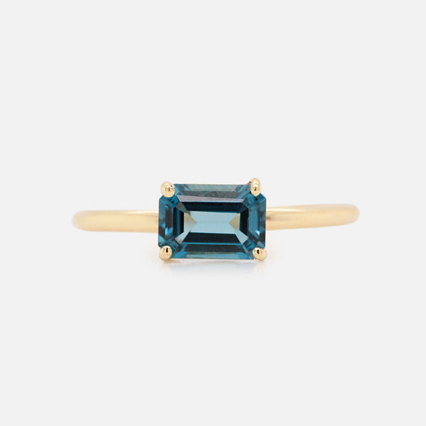 Anillo Valeria Oro Amarillo 14K con Topacio London Blue Octagón.