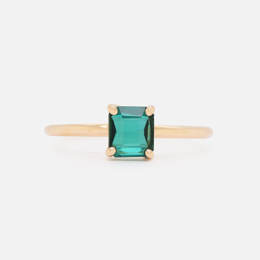 Anillo Valeria Oro Amarillo 14K con Turmalina Verde Octagón.