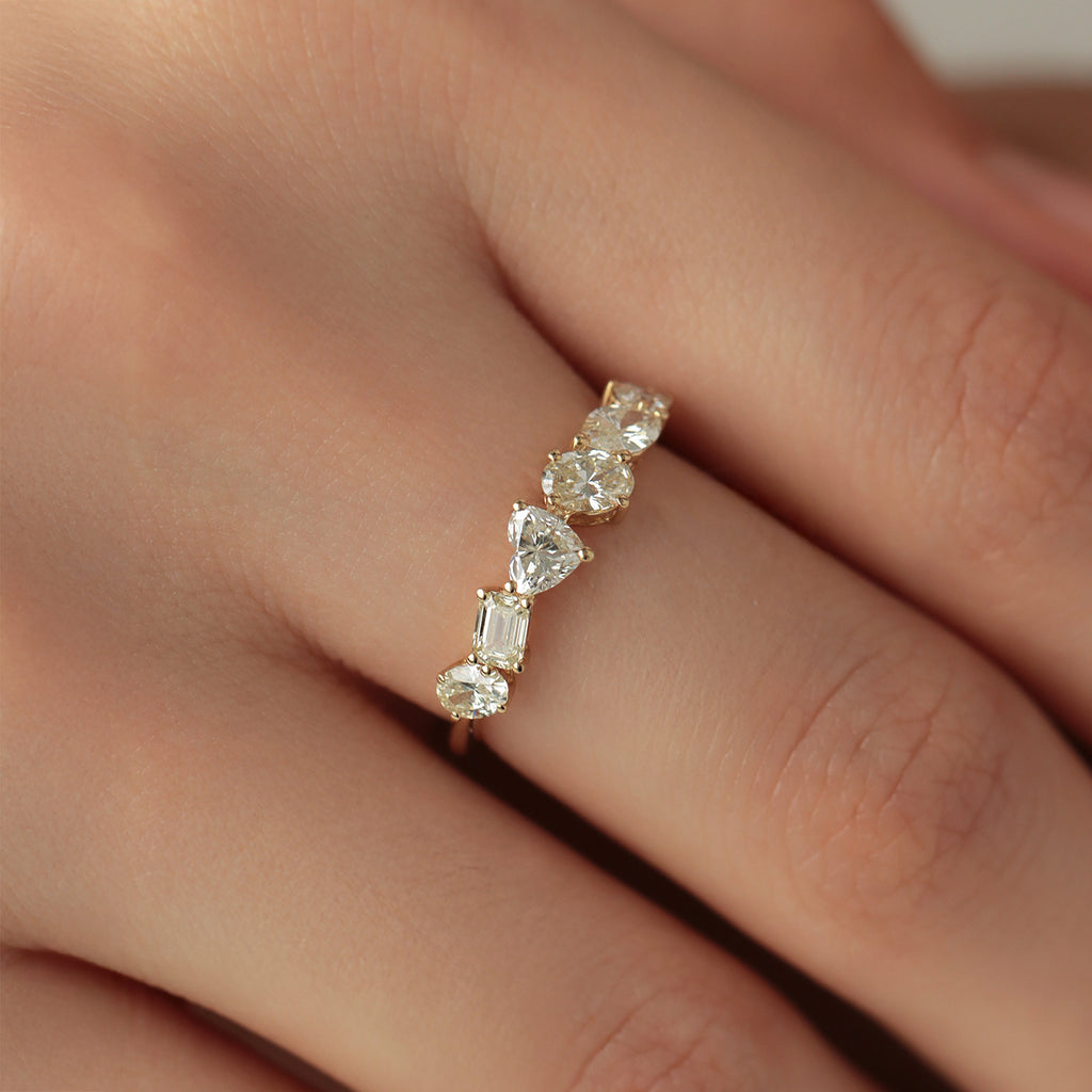 Anillo Ares 3 Oro Amarillo 18K con Diamantes.