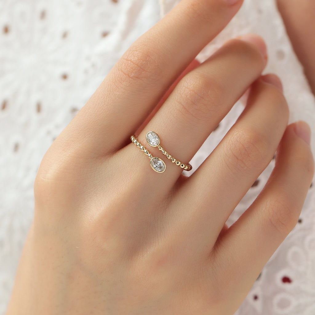 Anillo Astra Oro Amarillo 14K con Diamantes.