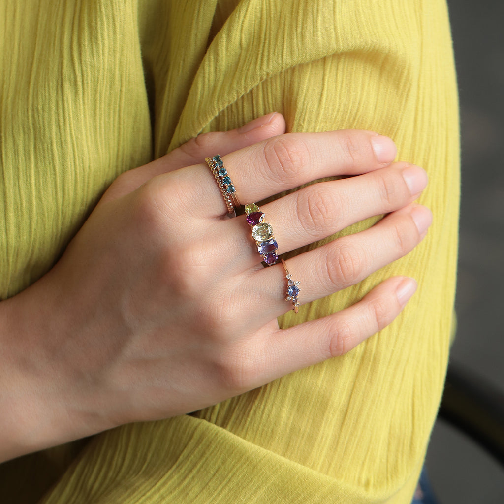 Anillo Atom Cider Oro Amarillo 14K con Peridoto, Granates, Tanzanita y Amatista.