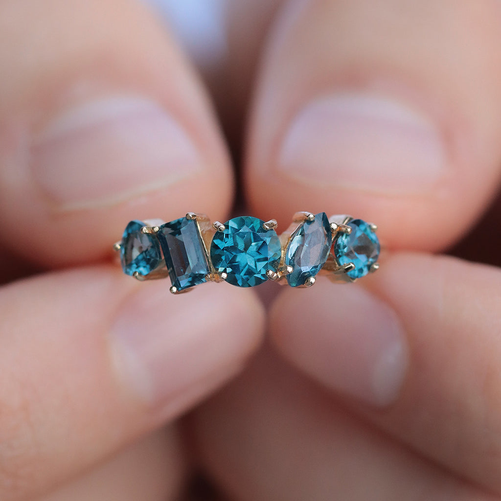 Anillo Birthstone Cluster Topacio London Blue