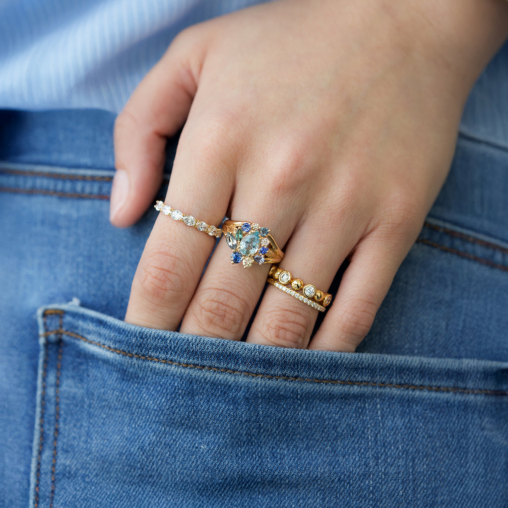 Anillo Botanical Narciso Oro Amarillo 14K con Diamantes, Zafiro, Turmalinas y Aquamarinas.