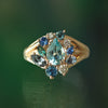 Anillo Botanical Narciso Oro Amarillo 14K con Diamantes, Zafiro, Turmalinas y Aquamarinas.