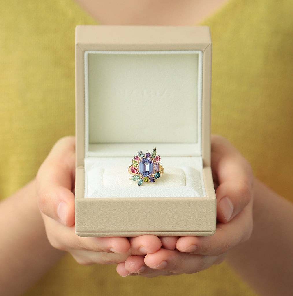 Anillo Botanical Violeta Oro Amarillo 14K con Tanzanita, Turmalina, Zafiro, Granate y Topacio London Blue.