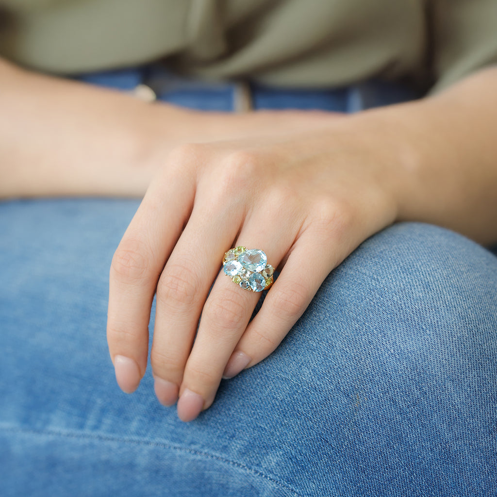 Anillo Botanical Bubbles Oro Amarillo 18K con Topacios, Prasiolitas, Peridotos y Diamantes.