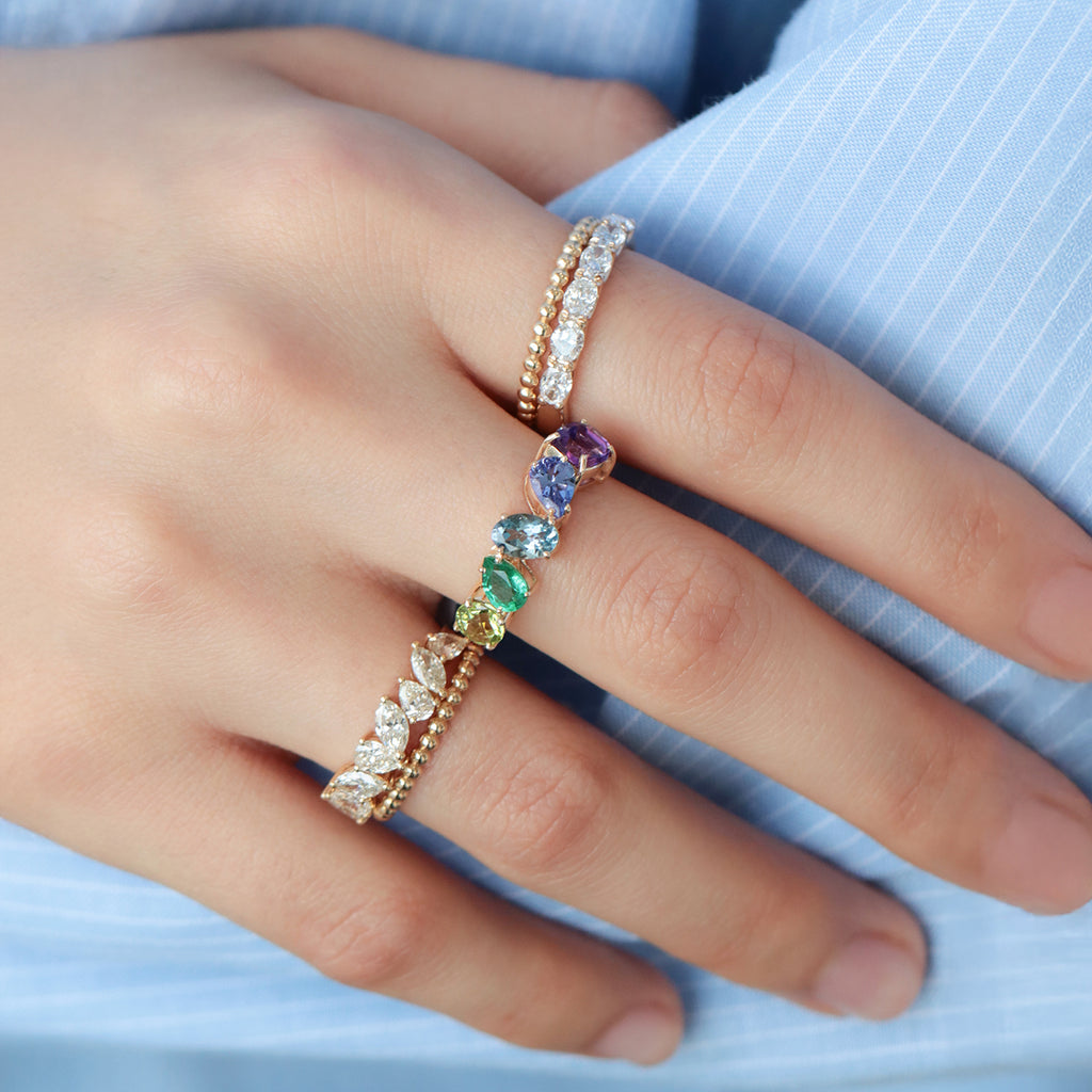 Anillo Centauro Daisy Oro Amarillo 14K con Peridoto, Esmeralda, Aquamarina, Tanzanita y Amatista.