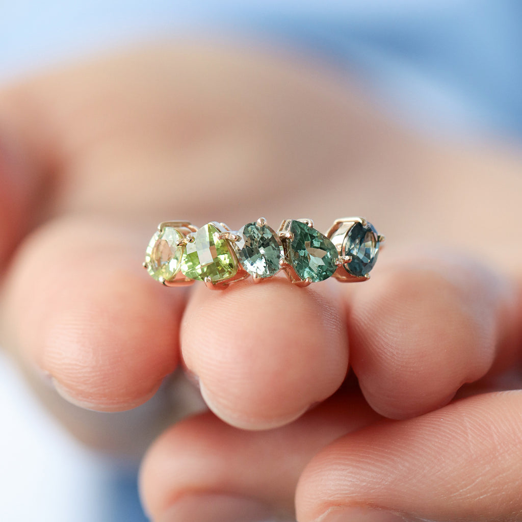 Anillo Centauro Lemon Oro Amarillo 14K con Crisoberilo, Peridoto, Zafiros y Turmalina.