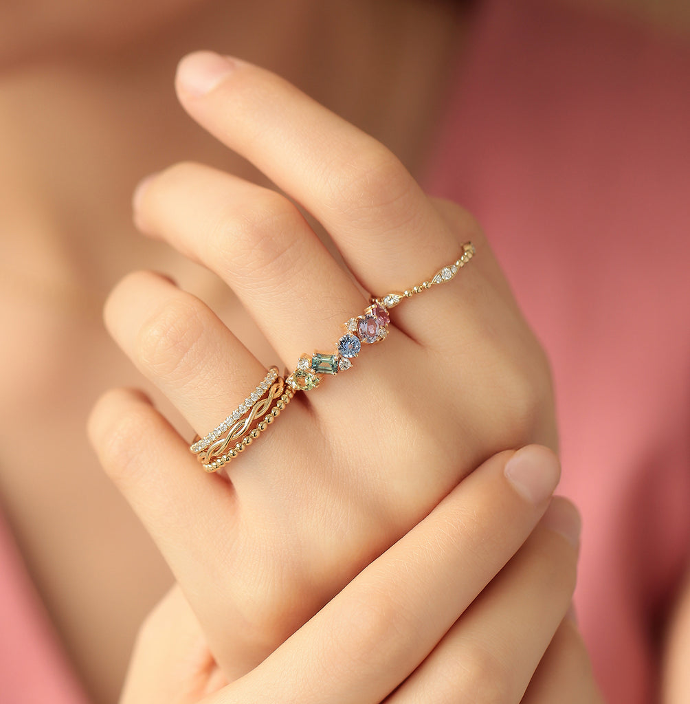 Anillo Cluster Aurora Oro Amarillo 14K con Zafiro y Diamantes.
