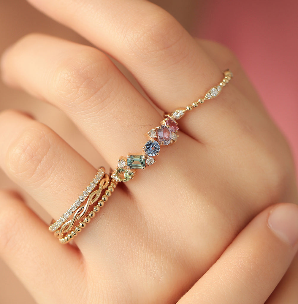 Anillo Cluster Aurora Oro Amarillo 14K con Zafiro y Diamantes.