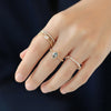 Anillo Elysa Oro Amarillo 14K con Espinela Gris Oval.