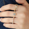 Anillo Elysa Oro Amarillo 14K con Espinela Gris Oval.