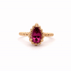 Anillo Elysa Oro Amarillo 14K con Granate Rodolita.