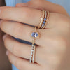 Anillo Elysa Oro Amarillo 14K con Tanzanita Oval.
