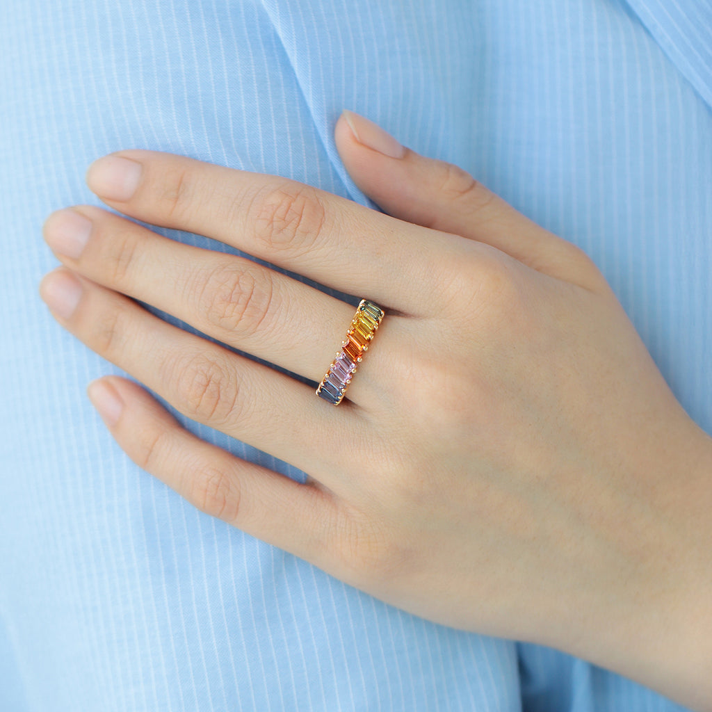 Anillo Fiorela Oro Amarillo 18K con Zafiros.