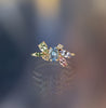 Anillo Galaxy Aurora Oro Amarillo 14K con Zafiro y Diamantes.