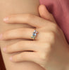 Anillo Galaxy Aurora Oro Amarillo 14K con Zafiro y Diamantes.