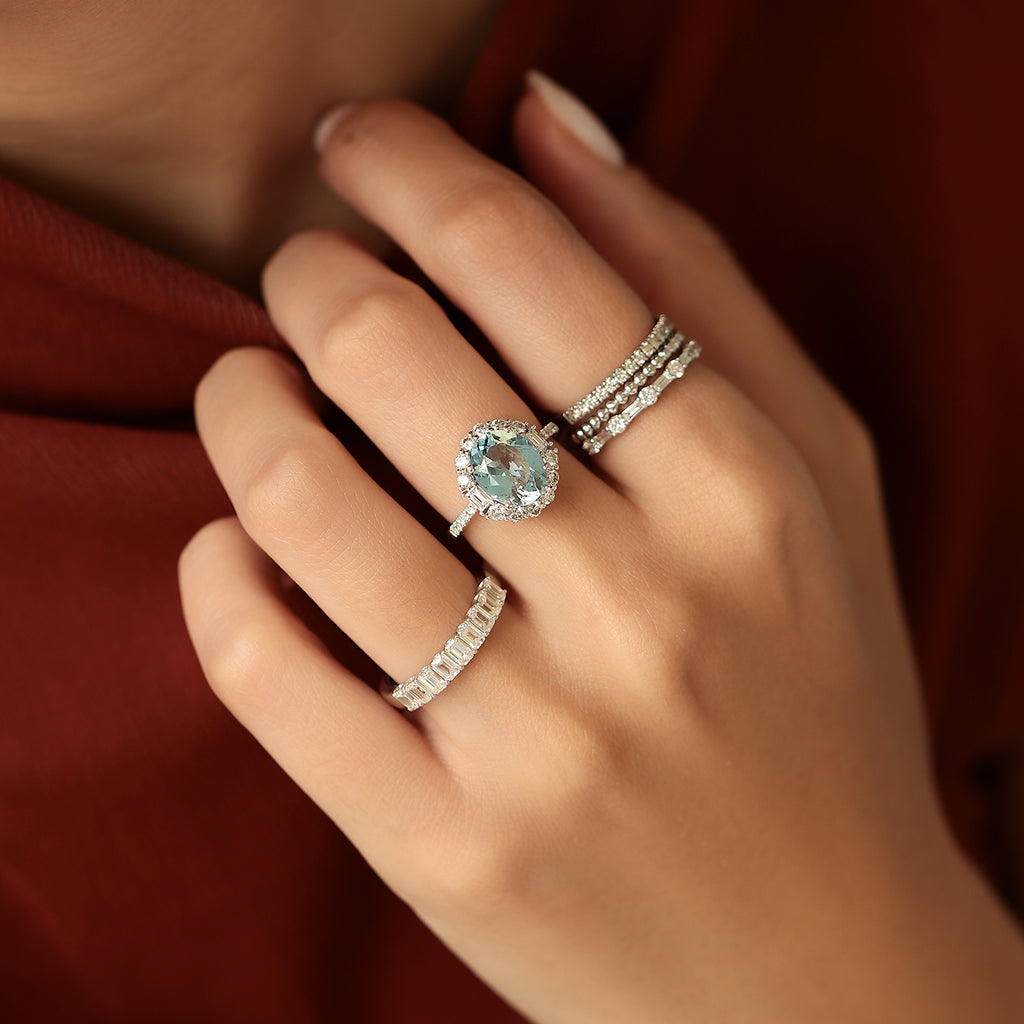 Anillo Gardenia Oro Blanco 18K con Aquamarina y Diamantes.