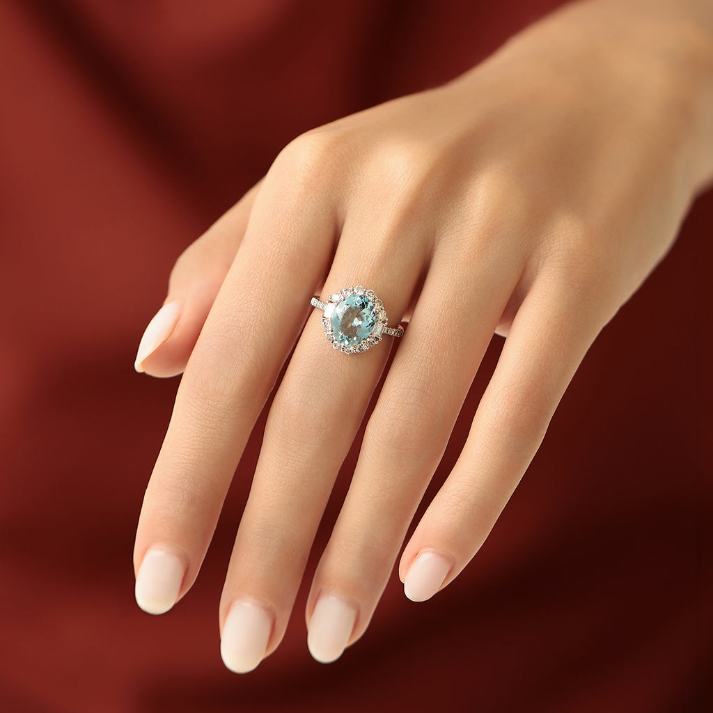 Anillo Gardenia Oro Blanco 18K con Aquamarina y Diamantes.