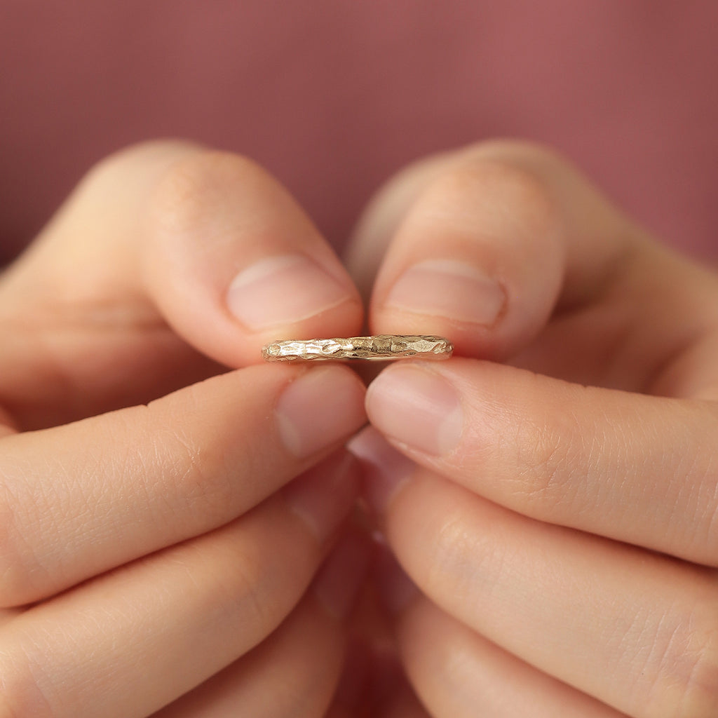 Anillo Hammer Oro Amarillo 14K.
