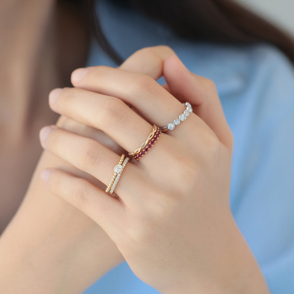 Anillo Isis Oro Amarillo 18K con Rubí.