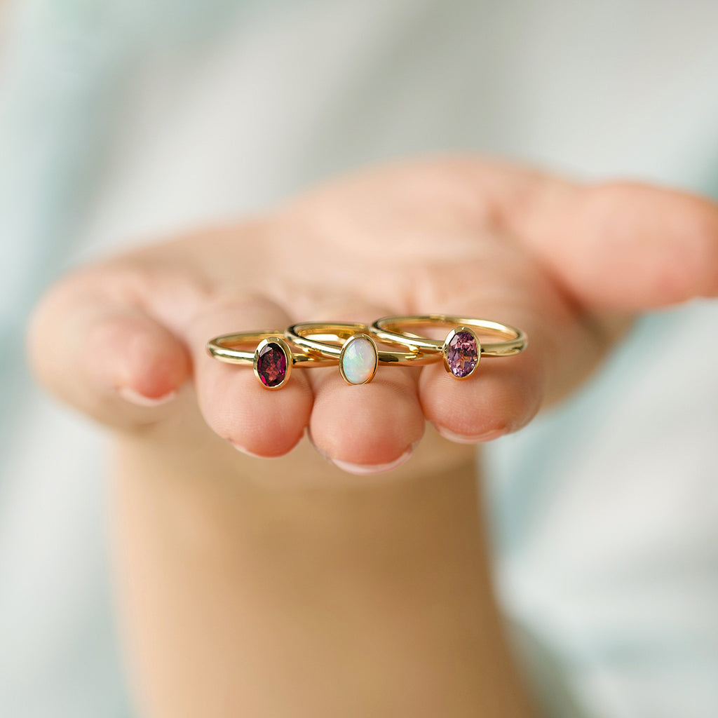 Anillo Birthstone Orion Oro Amarillo 14K y Piedras Naturales.