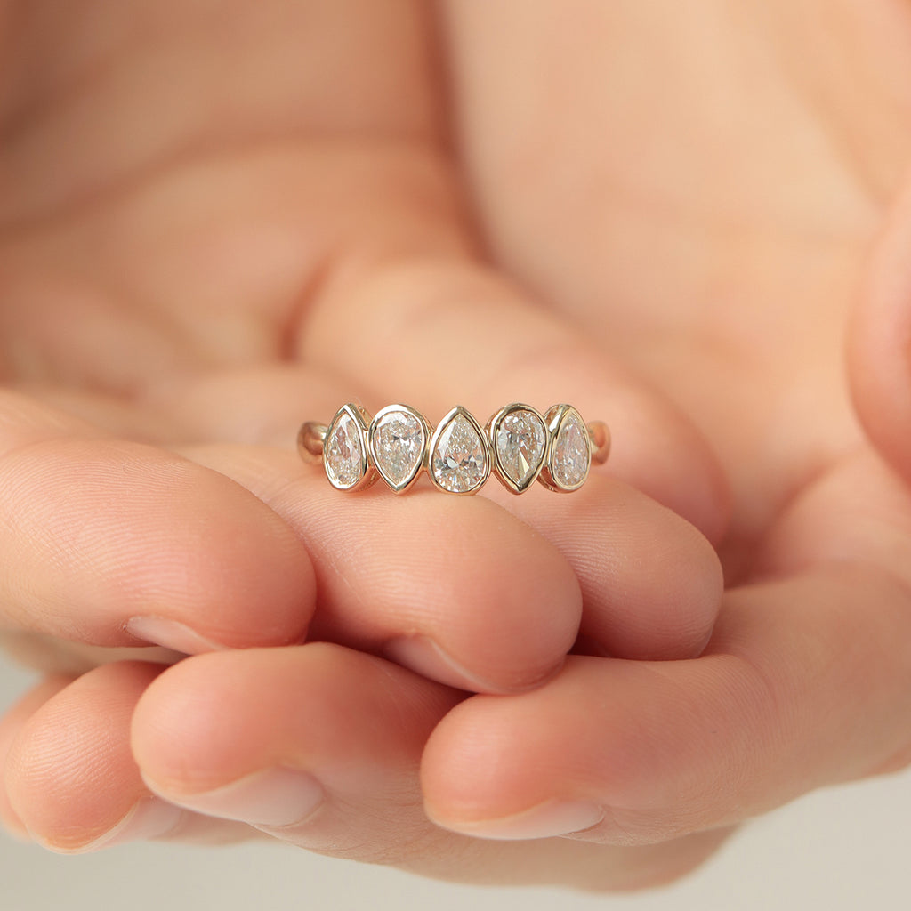 Anillo Orion Drops Oro Amarillo 14K con Diamantes.