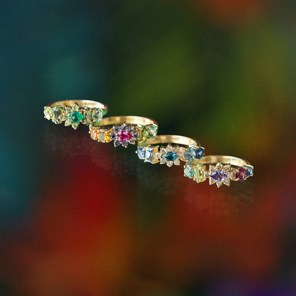 Anillo Botanical Poppy Joy Oro Amarillo 14K con Zafiro, Rodolitas, Diamantes y Turmalinas.