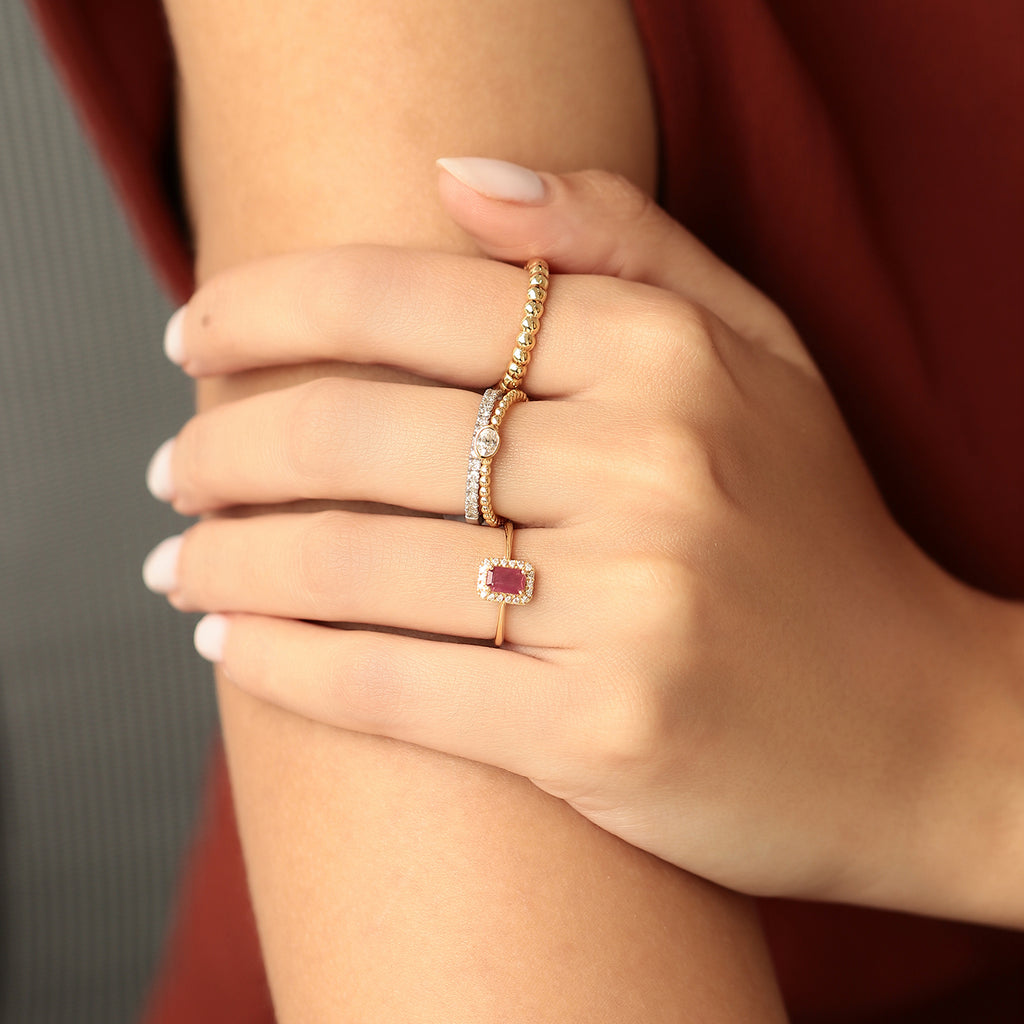 Anillo Royal Oro 18K con Rubí y Diamantes.