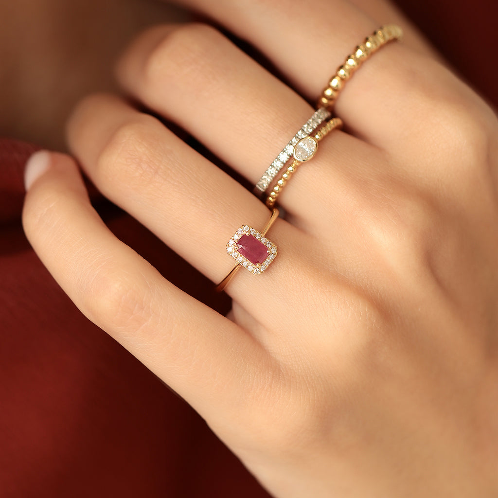 Anillo Royal Oro 18K con Rubí y Diamantes.