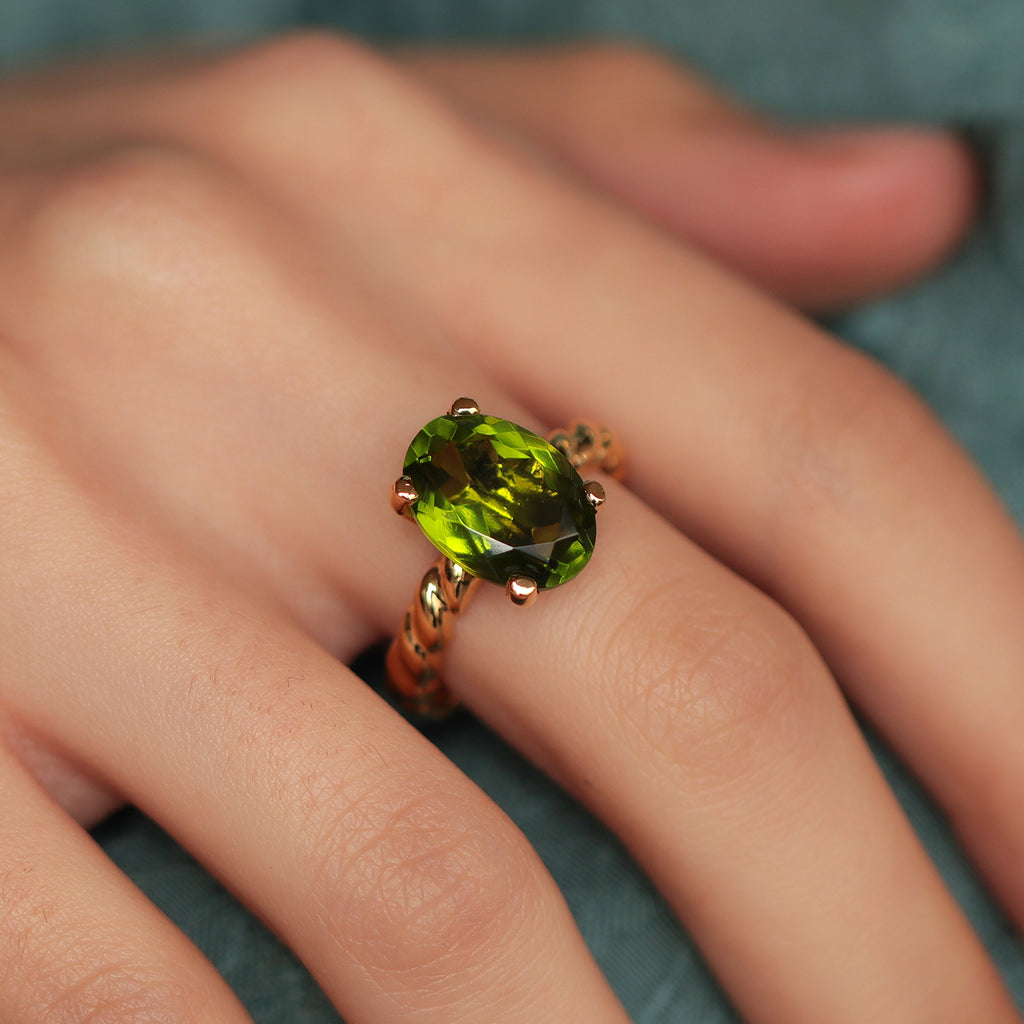 Anillo Sienna Plata .925 con Chapa de Oro 14K e Hidrocuarzo Verde Oval.