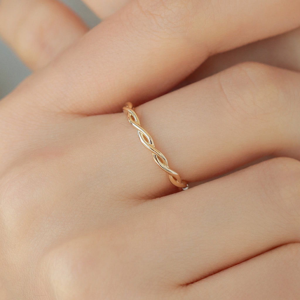 Anillo Spira Oro 14K.