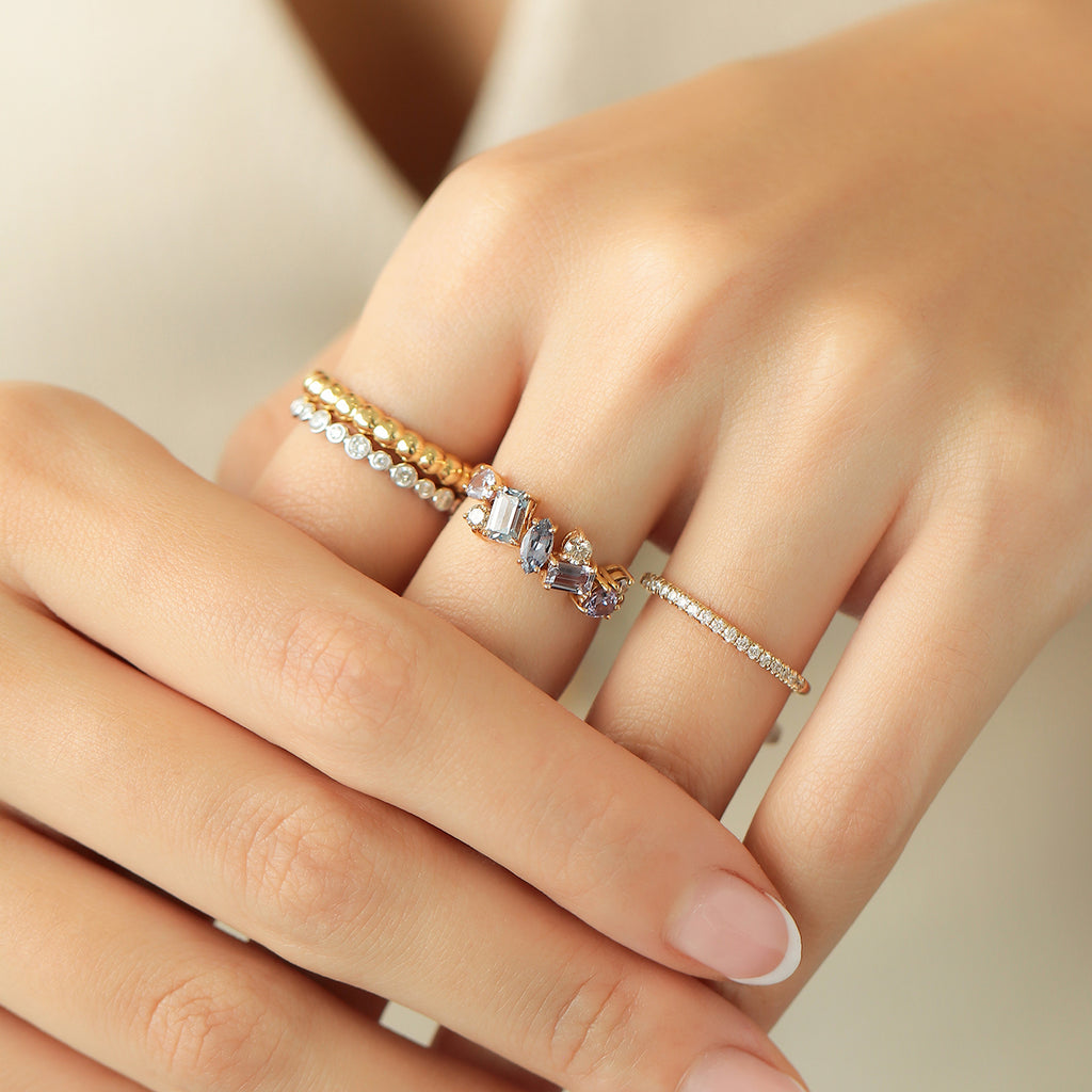 Anillo Stellar Lavanda Oro Amarillo 14K con Zafiro y Diamante.