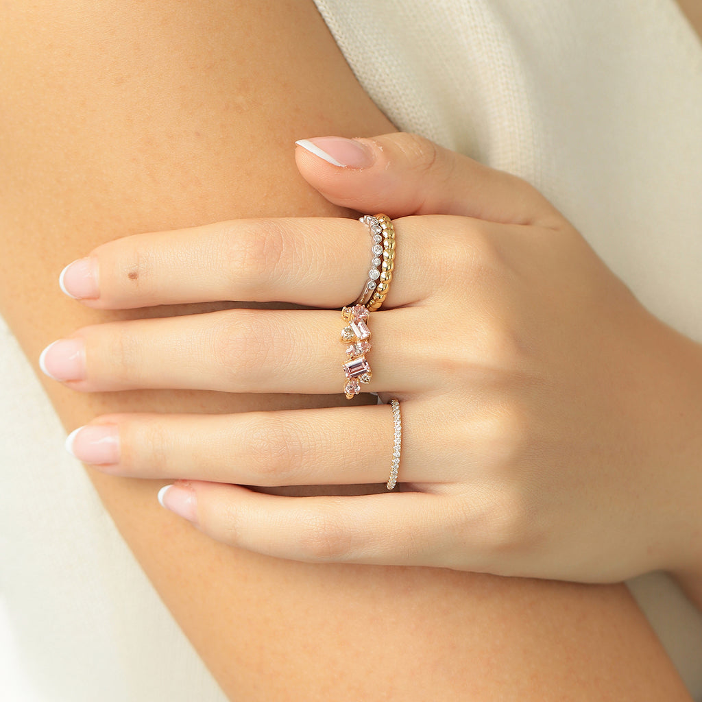 Anillo Stellar Rosetta Oro Amarillo 14K con Zafiros y Diamantes.