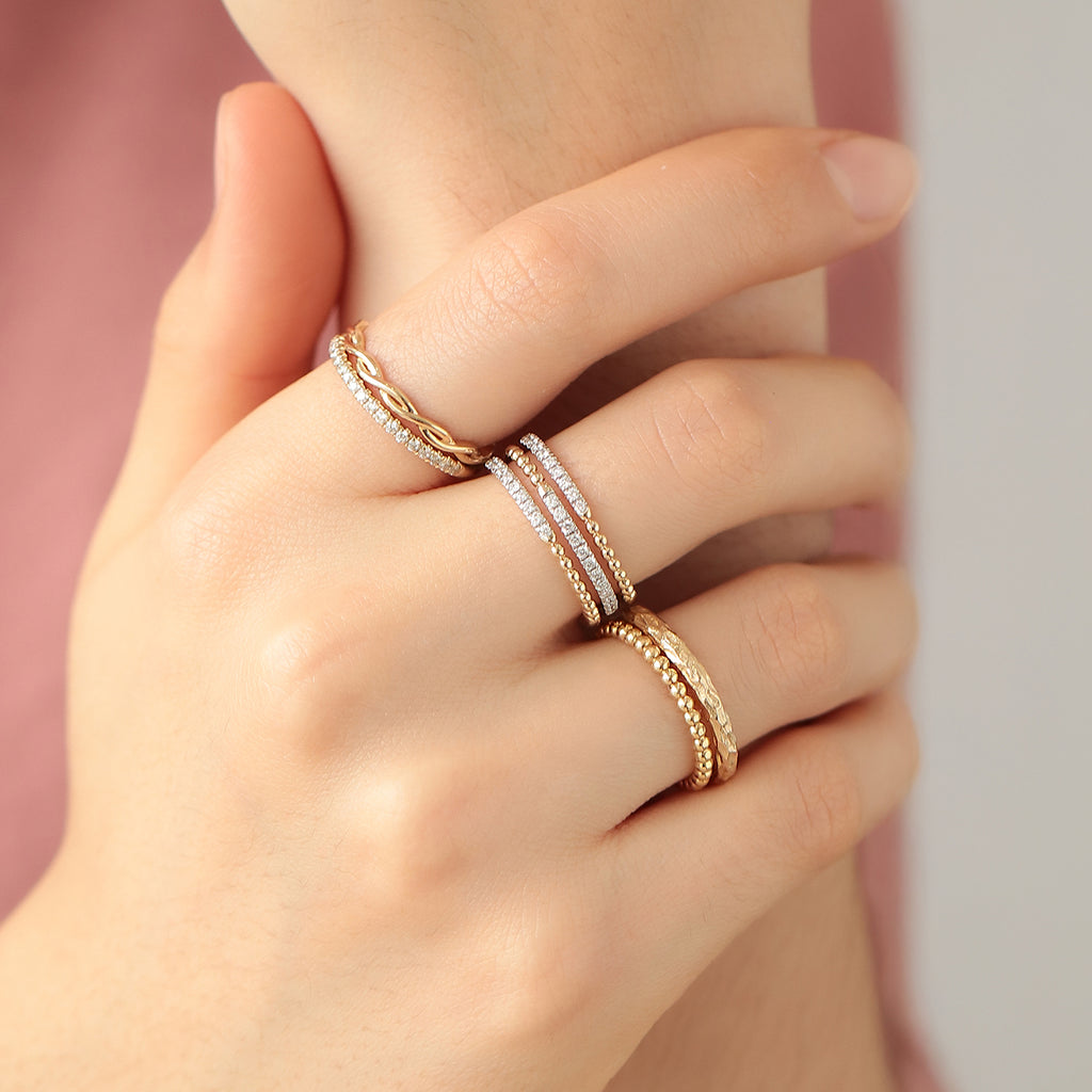 Anillo Tridots Oro Amarillo 14K con Diamantes.