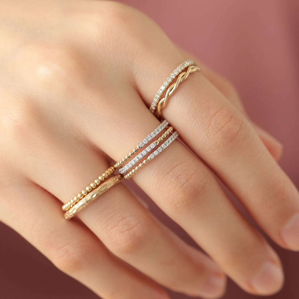 Anillo Tridots Oro Amarillo 14K con Diamantes.