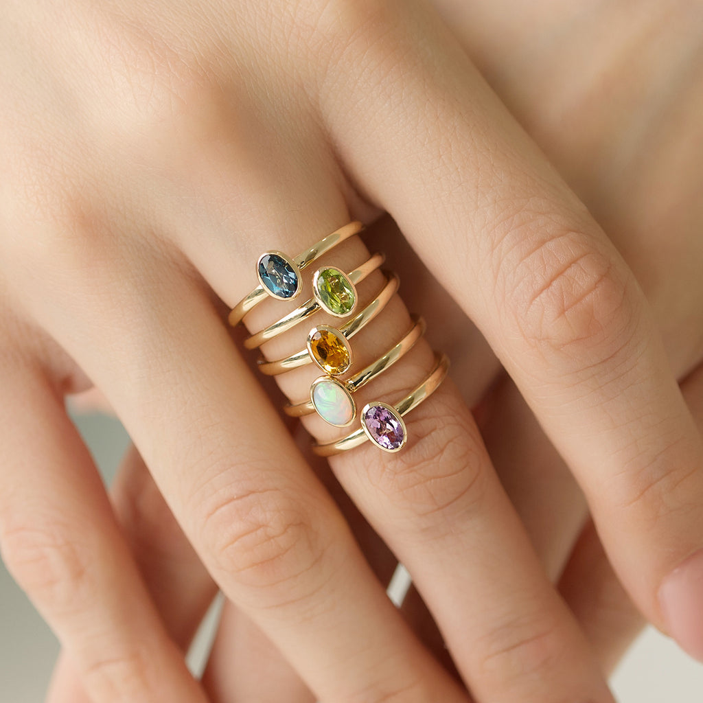 Anillo Birthstone Orion Oro Amarillo 14K y Piedras Naturales.