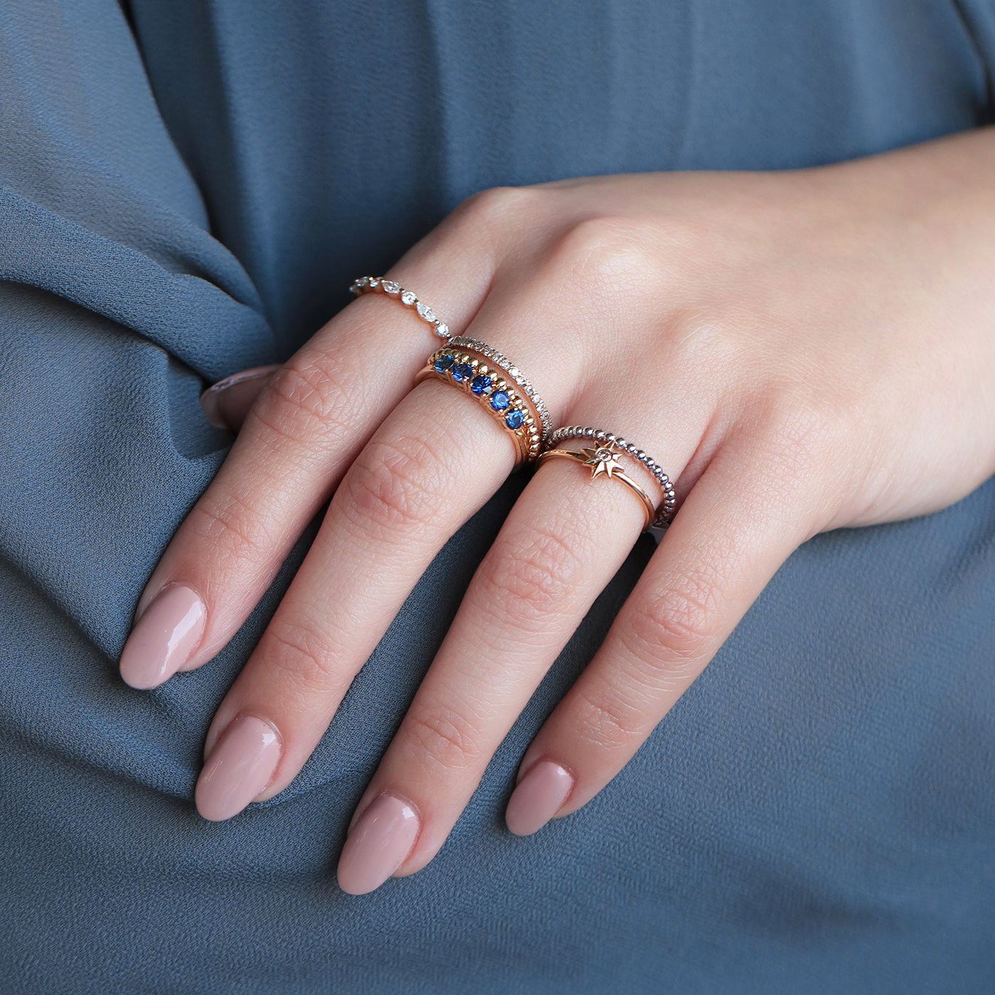 Anillo Iris Oro Amarillo 14K y Zafiros.