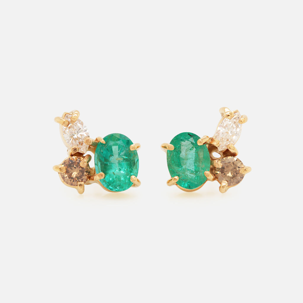 Aretes Galaxy Emerald Oro Amarillo 14K con Esmeraldas y Diamantes.